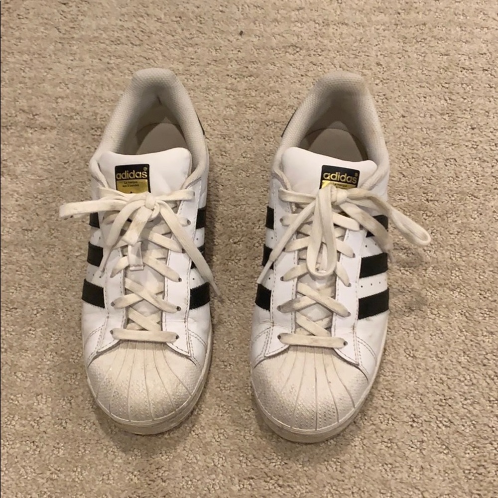 Adidas superstars